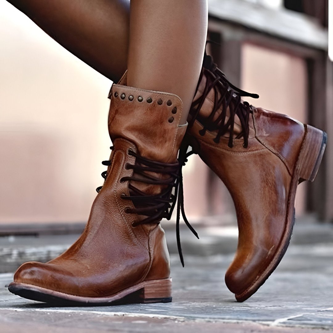 Annia - Leather Boots with Laces - Sovelis