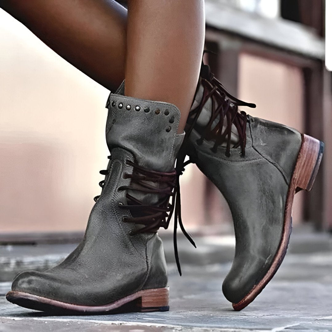 Annia - Leather Boots with Laces - Sovelis